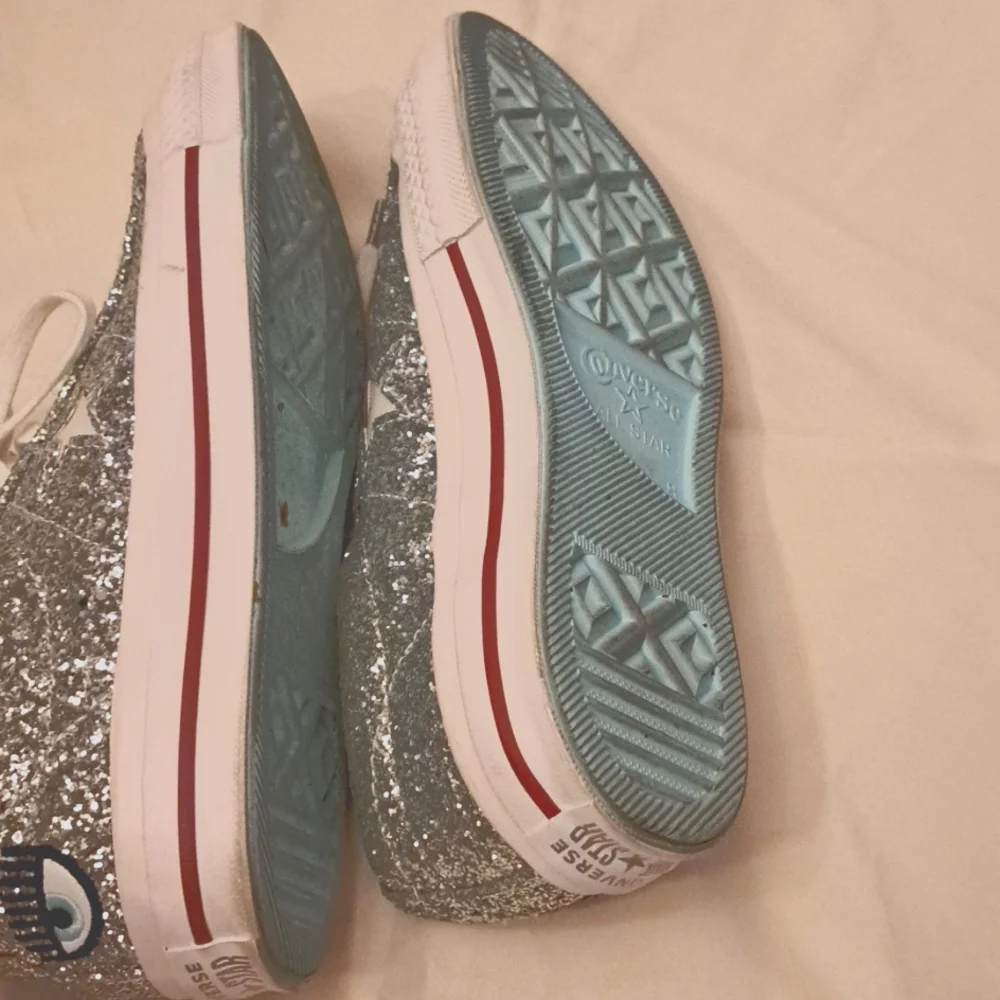 Chiara ferragni converse sneakers